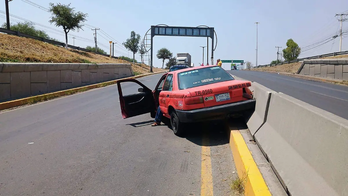 SJR POLI EL TAXI QUEDO EN EL